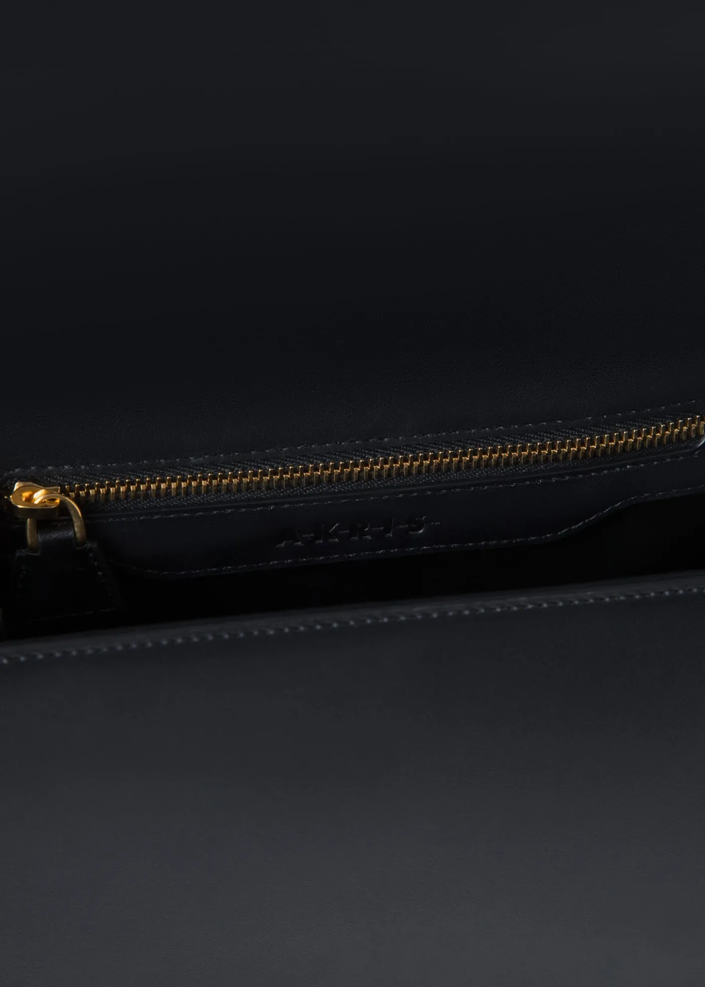 AkrisAlice Small Leather Top-Handle Bag