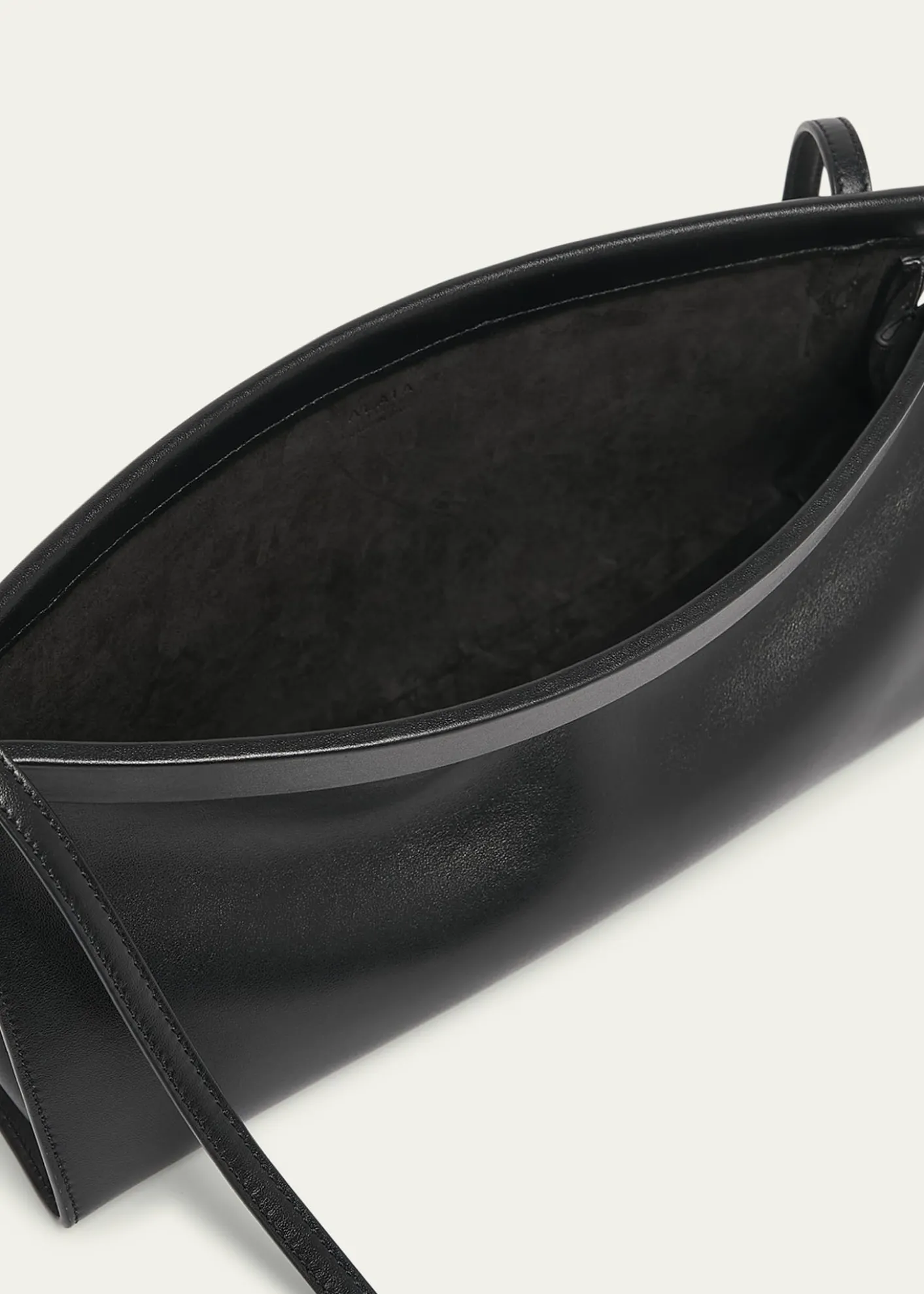 ALAIALe Click Medium Shoulder Bag in Glossy Leather
