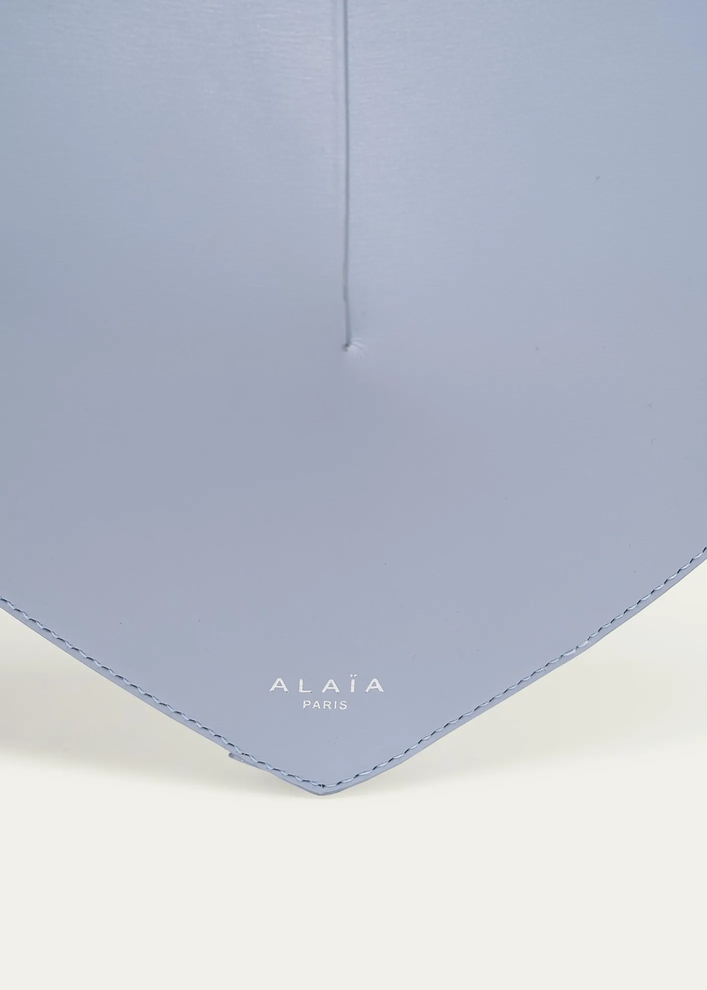 ALAIALe Coeur Crossbody Bag in Lux Leather