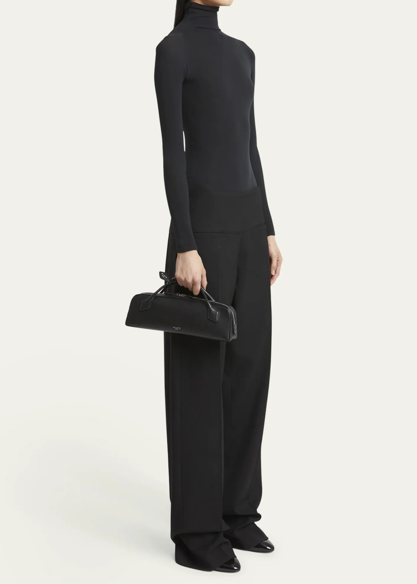 ALAIALe Teckel Top-Handle Bag in Grained Leather