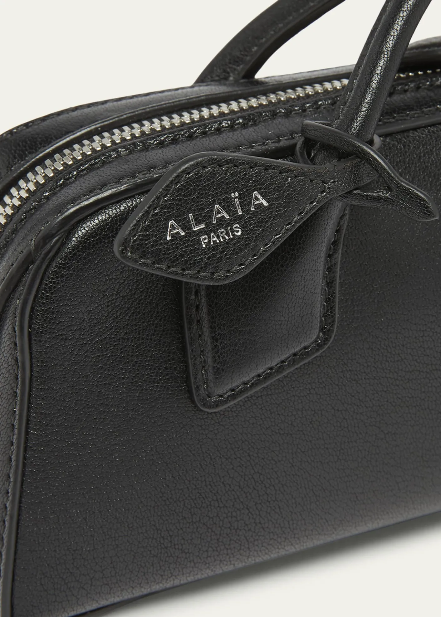 ALAIALe Teckel Top-Handle Bag in Grained Leather