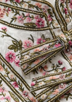 ALICE + OLIVIAIlaria Embroidered Cropped Jacket