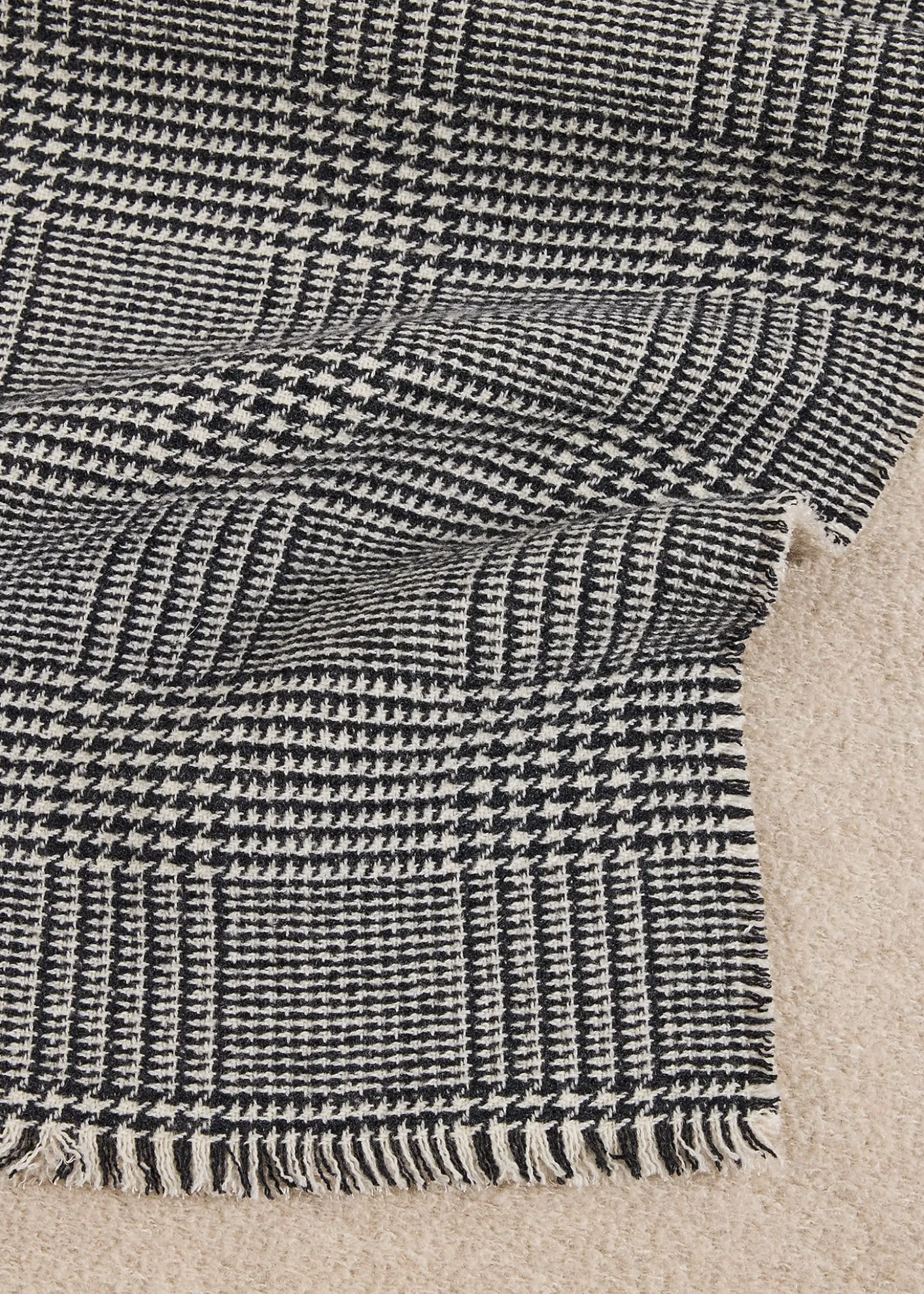 AlonpiReversible Cashmere Check Scarf