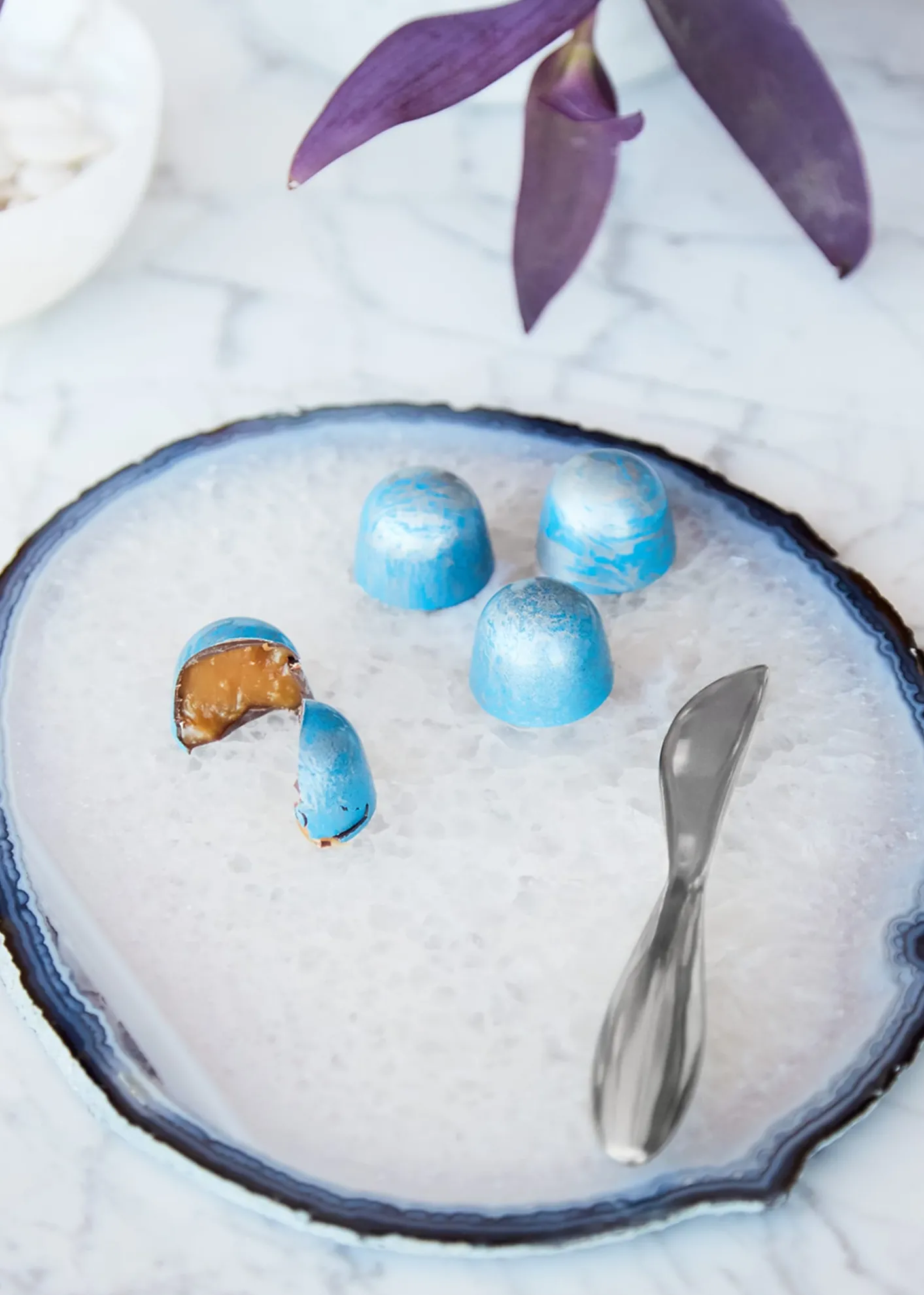 ANNA New YorkIta Blue Cheese Plate & Forma Spreader