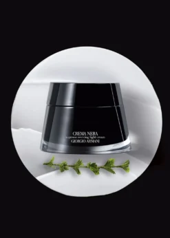 ARMANI beautyCrema Nera Supreme Lightweight Reviving Anti-Aging Face Cream
