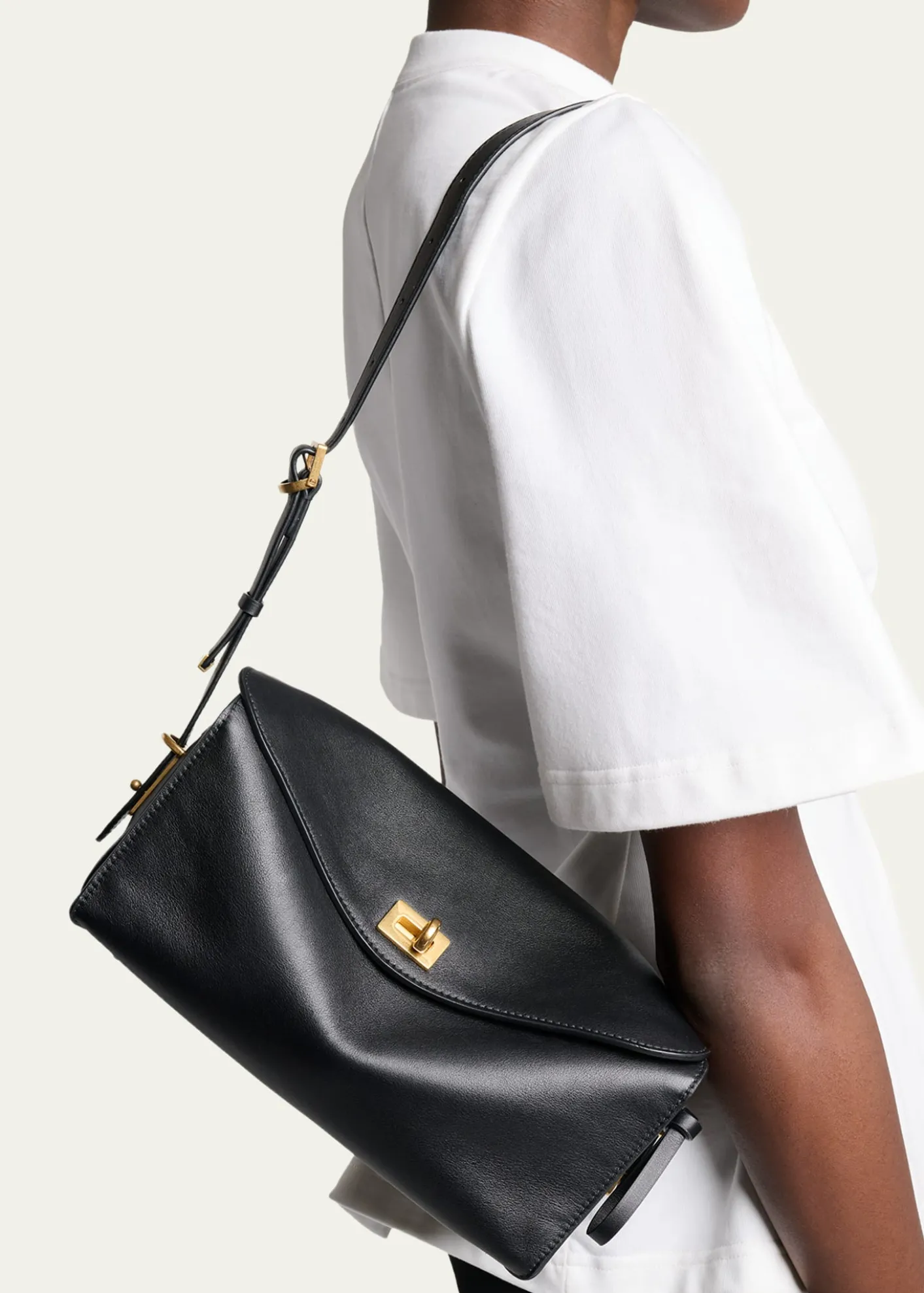 BalenciagaLe 7 Medium Leather Shoulder Bag