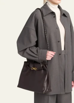 Bottega VenetaAndiamo Medium Leather Tote Bag