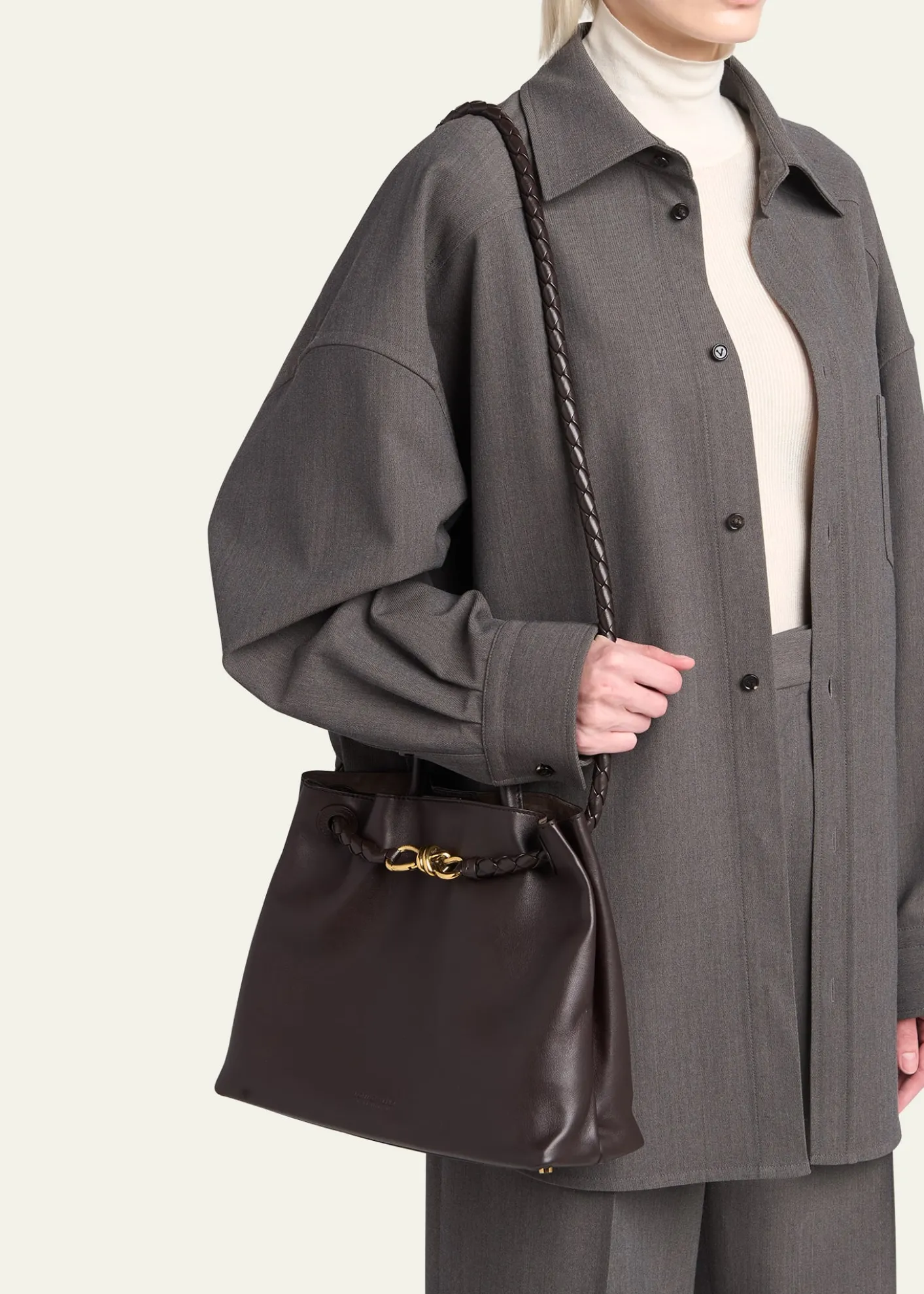 Bottega VenetaAndiamo Medium Leather Tote Bag