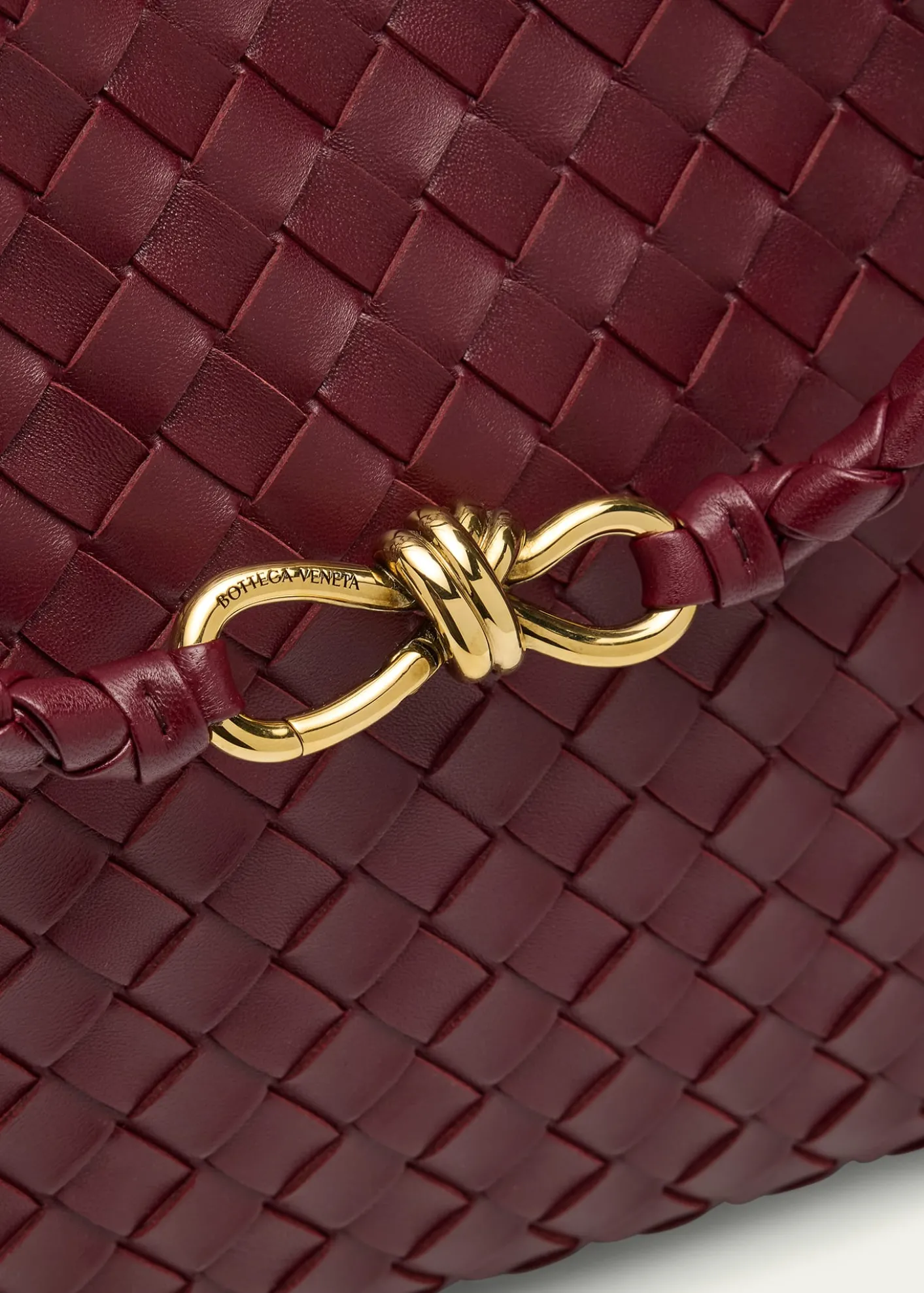 Bottega VenetaAndiamo Medium Top-Handle Bag