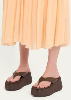 Chloe75mm Nama Platform Leather Thong Sandals