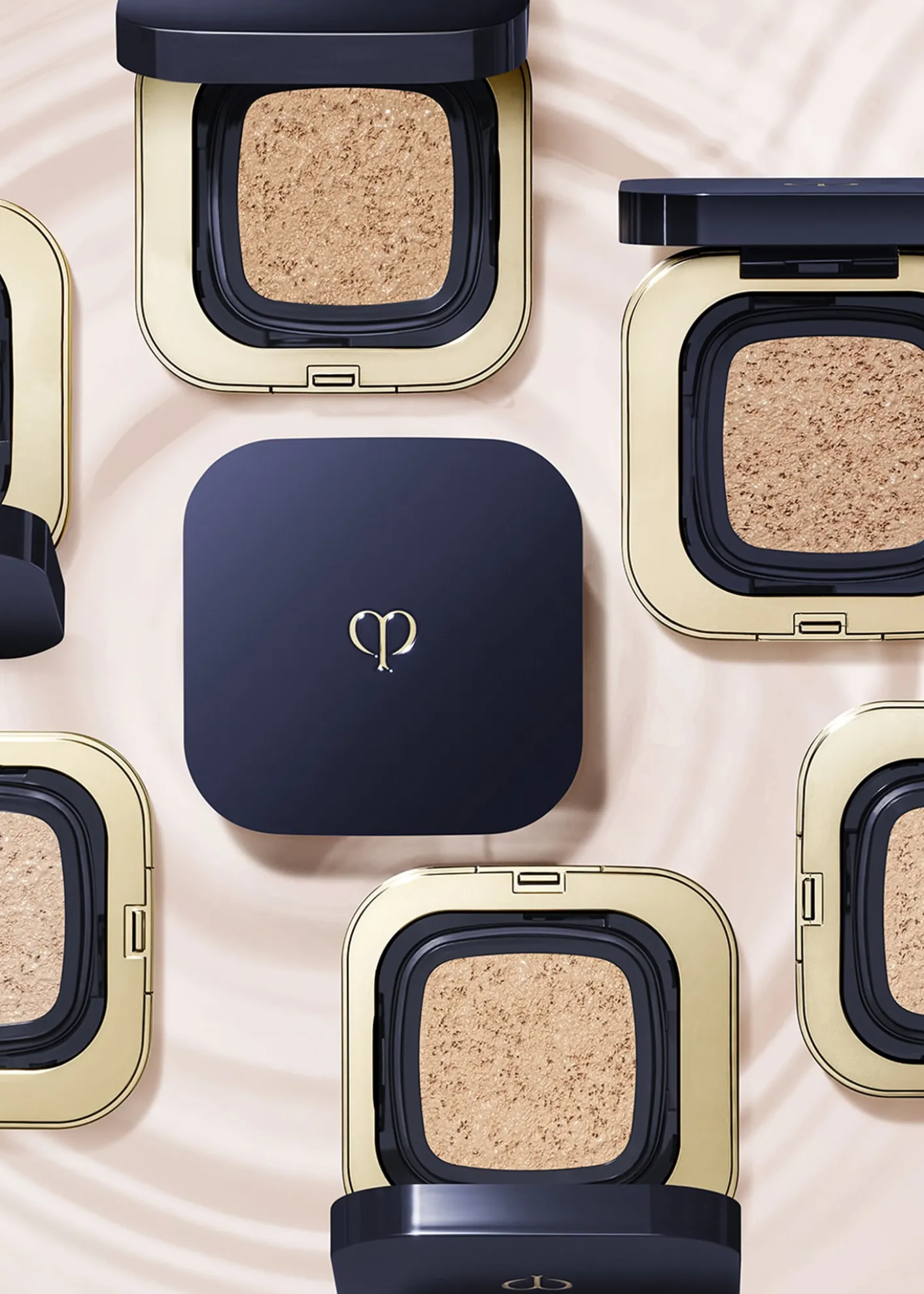 Cle de Peau BeauteRadiant Cushion Dewy Foundation Case