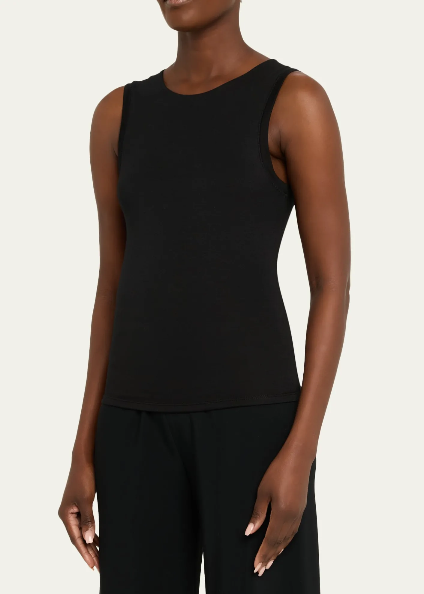 EterneSleeveless Crewneck Top