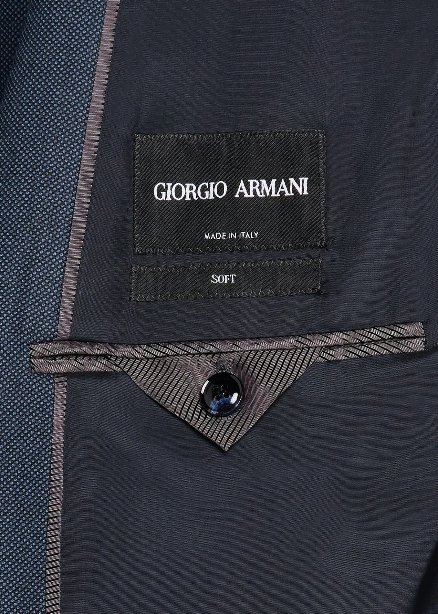 Giorgio ArmaniMen's Wool and Cashmere Soft Two-Piece Suit