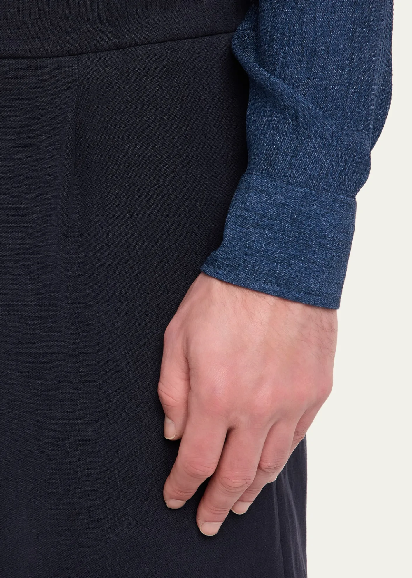 Giorgio ArmaniMen's Single-Pleat Linen Canvas Trousers