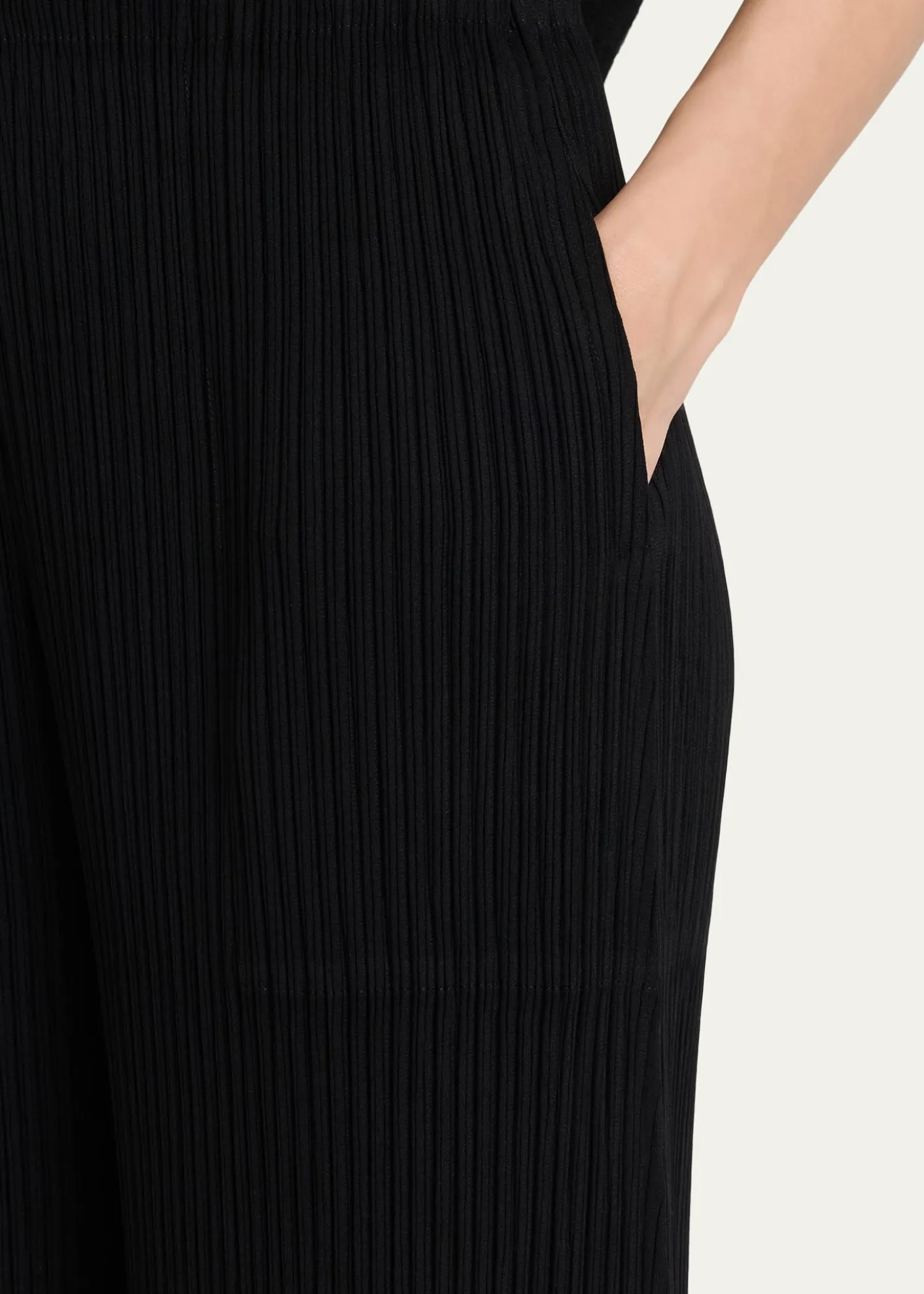 Issey MiyakeHatching Plisse Straight-Leg Crop Pants