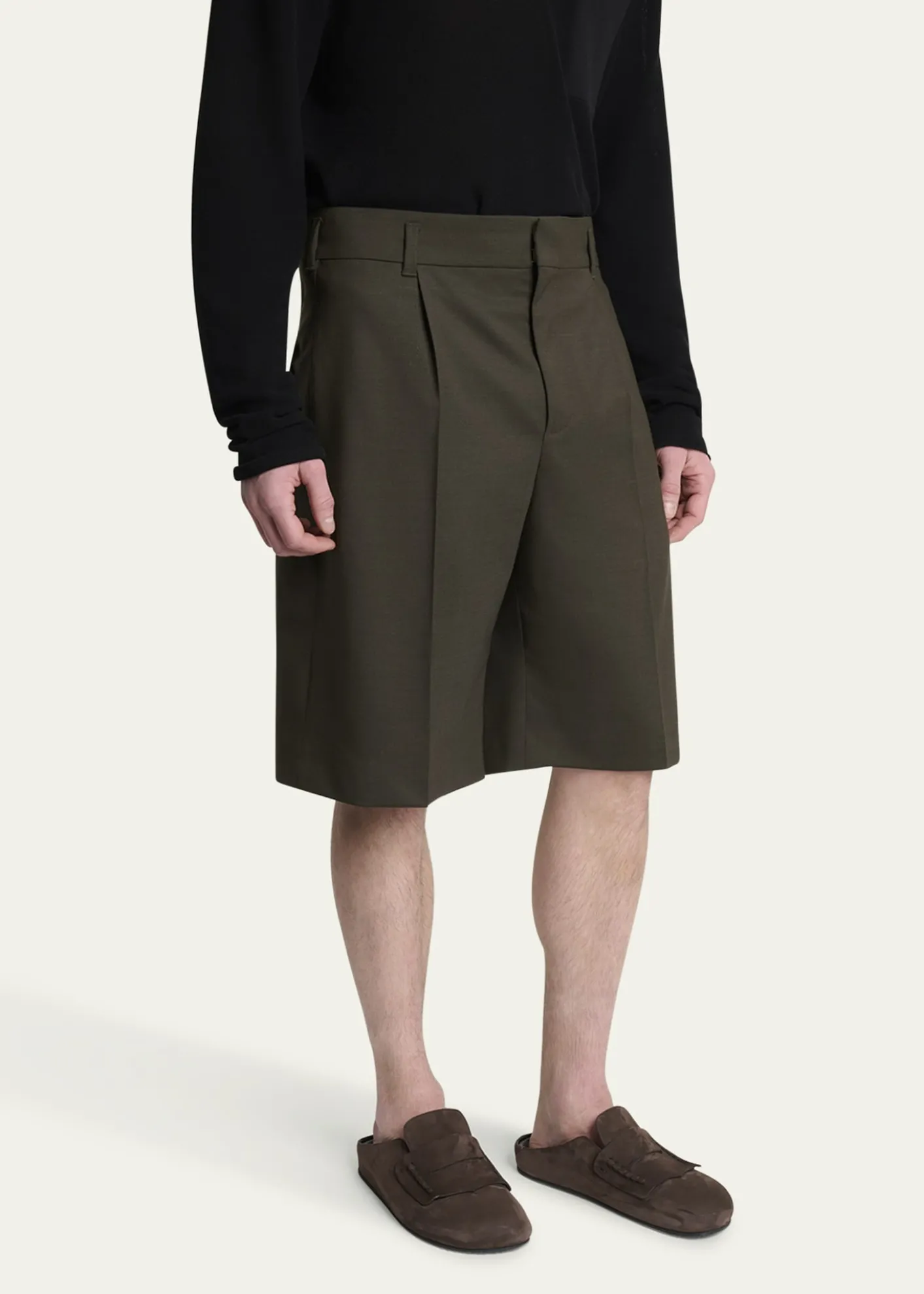 JacquemusMen's Relaxed Single-Pleated Shorts