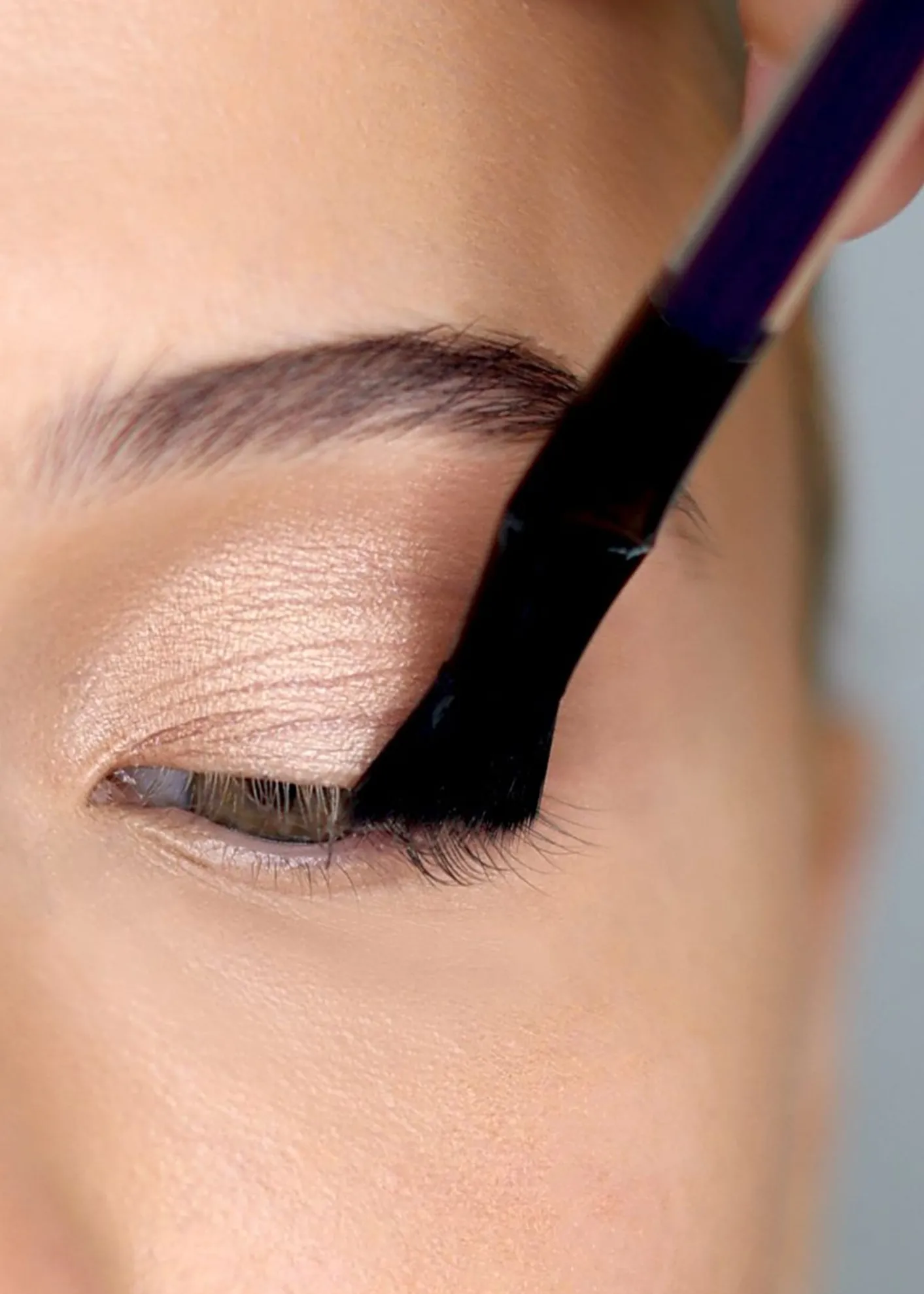 Kevyn AucoinAngled Fan Mascara Brush