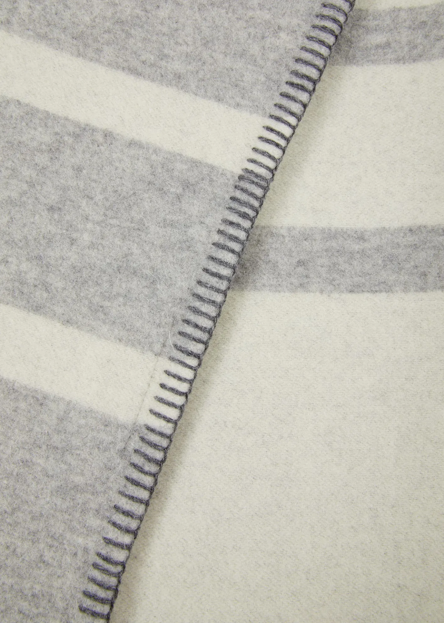 LANEROSSIOptical Double-Face Reversible Wool/Cashmere Throw, 51" x 70"