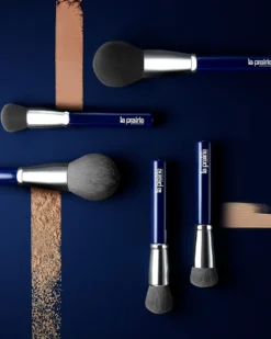 La PrairieLiquid Foundation Brush