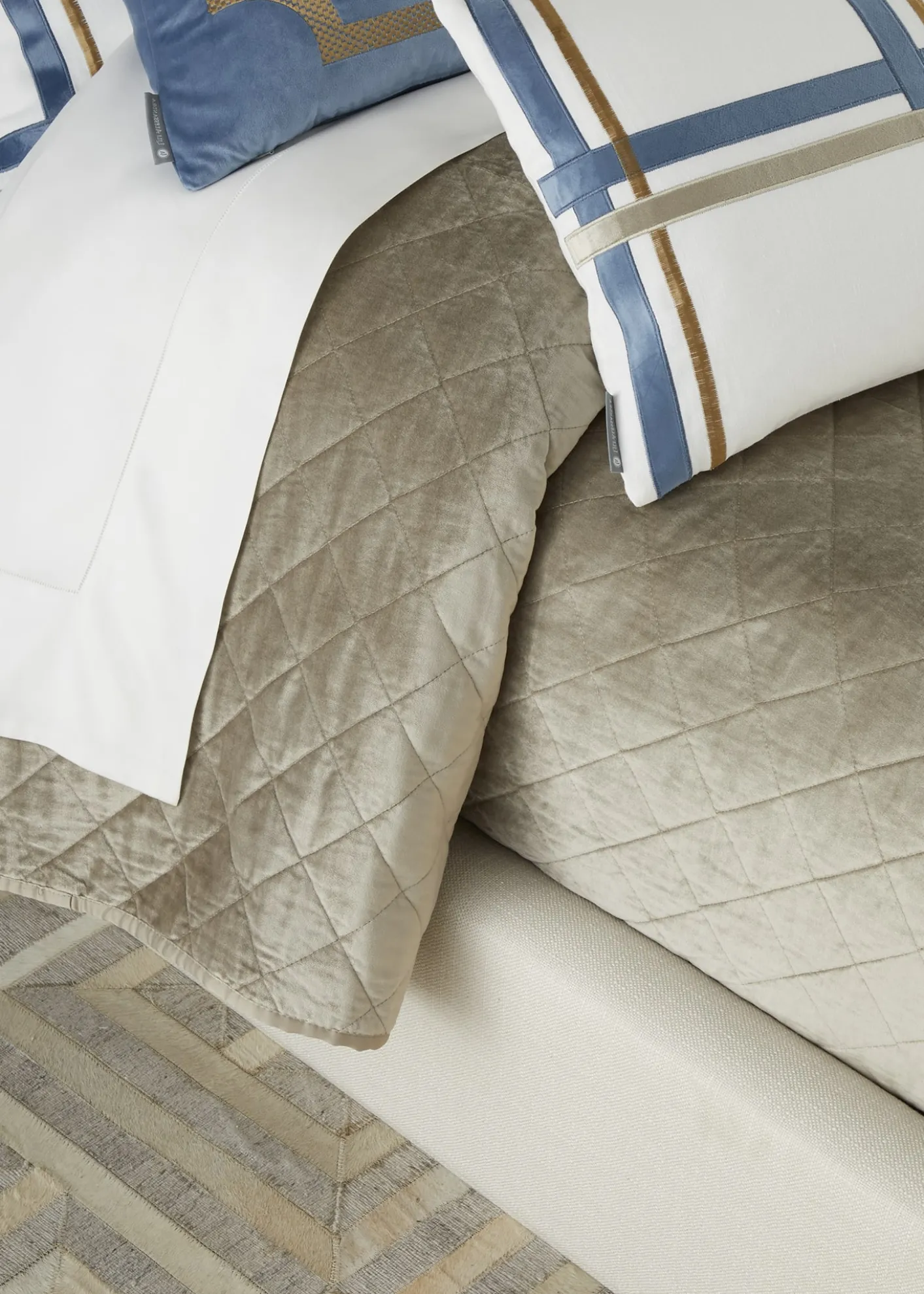 Lili AlessandraChloe Velvet Coverlet, Queen