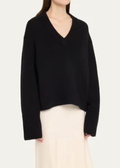Lisa YangAletta V-Neck Cashmere Knit Sweater