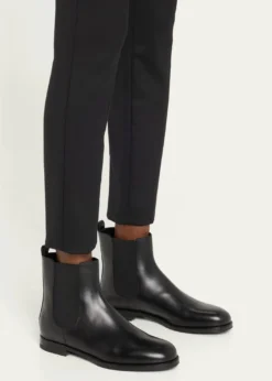 Manolo BlahnikChelsa Leather Chelsea Ankle Booties