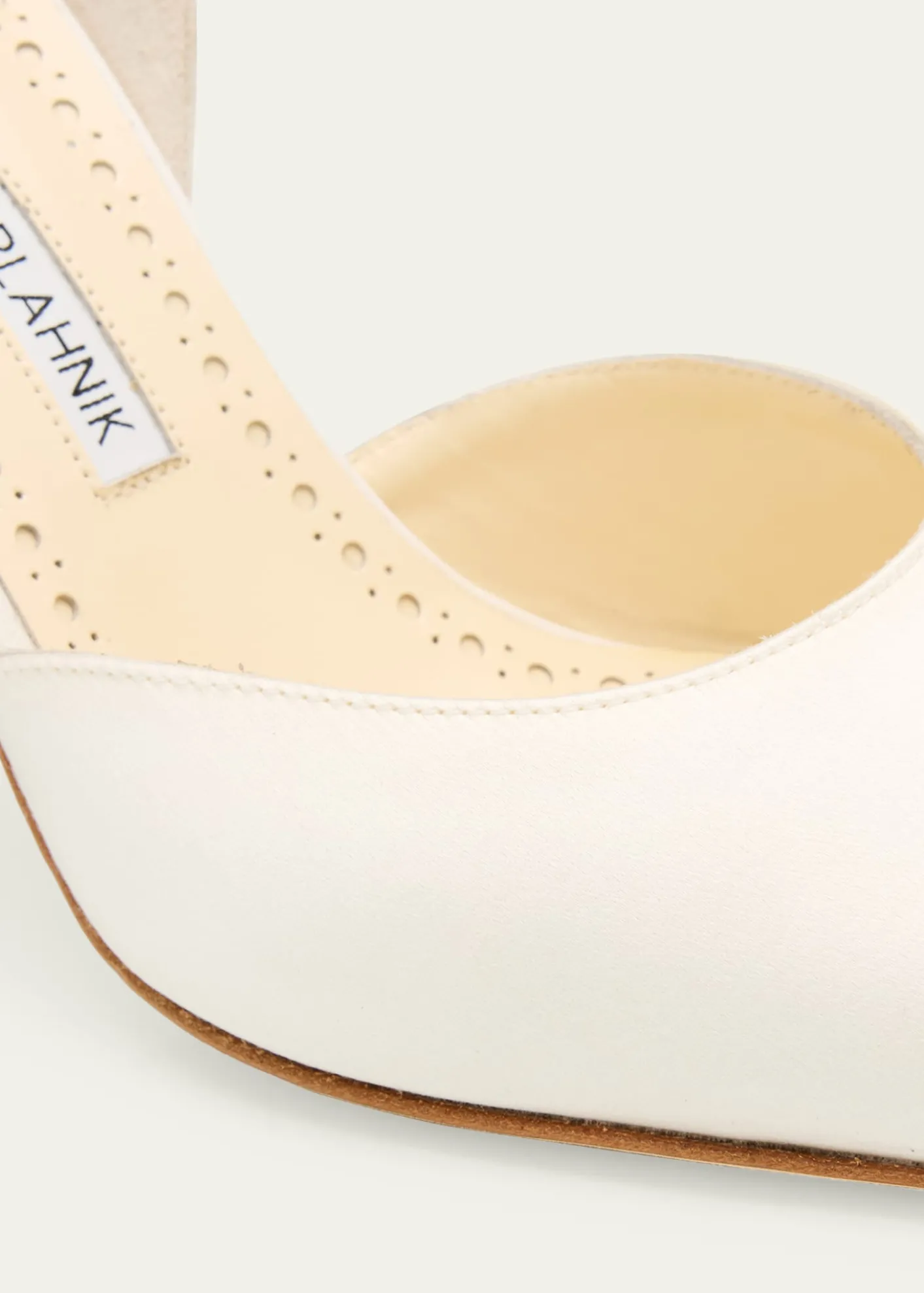 Manolo Blahnik90mm Taylerbinu Satin Pointed-Toe Pumps