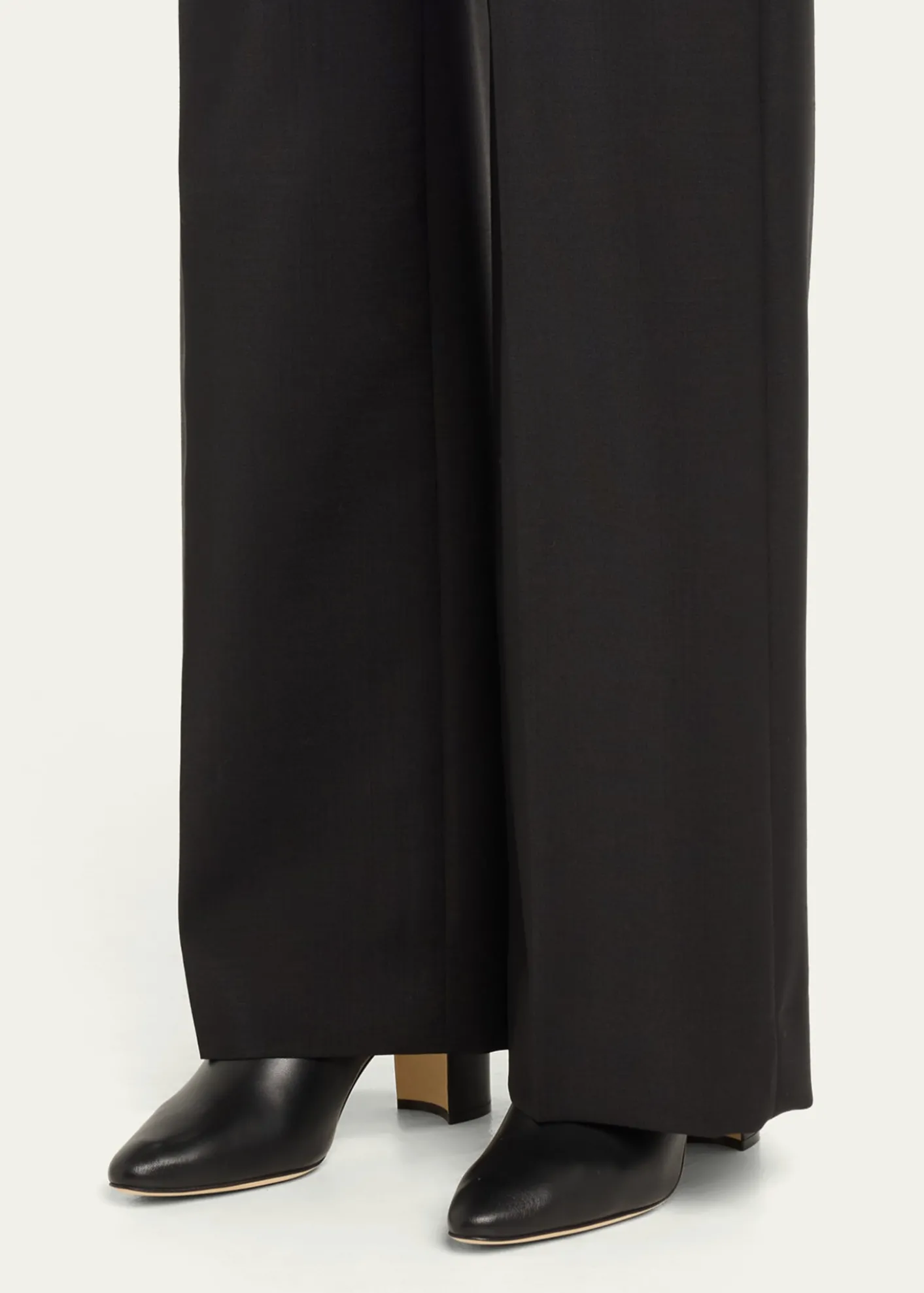 Manolo BlahnikRosie Leather Zip Booties