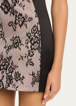 Marc JacobsSculpted Lace Sleeveless Mini Dress