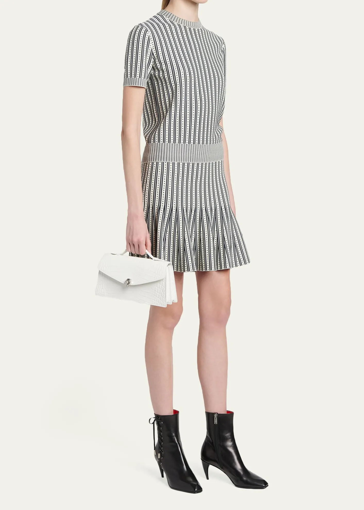 McQueenSkull Top-Handle Bag in Croc-Effect Leather