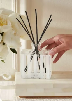 NEST New York5.9 oz. Rose Noir & Oud Reed Diffuser