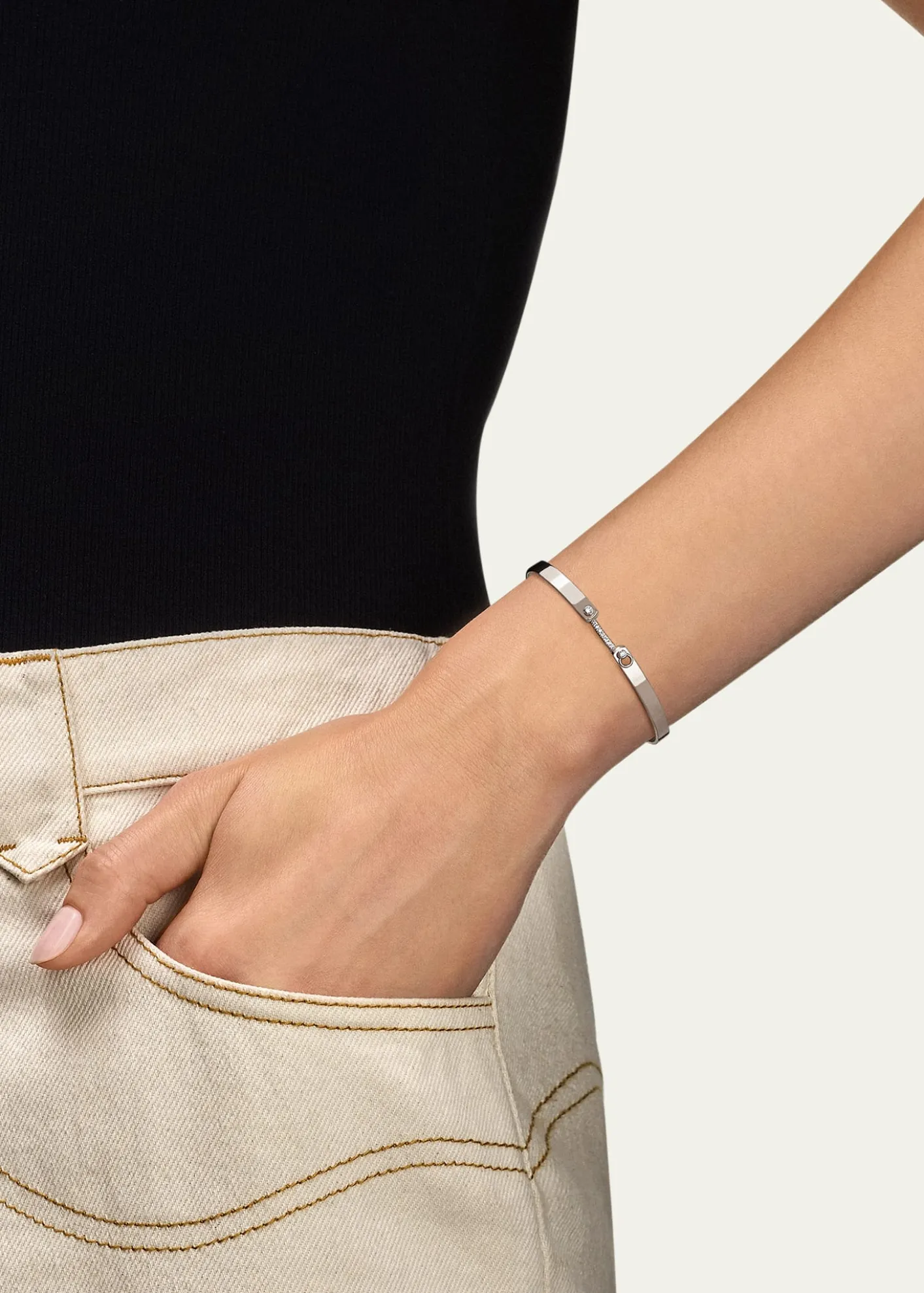 Nouvel Heritage18K Business Meeting Mood Bangle