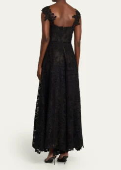 Oscar de la RentaSleeveless Foxglove Lace Sweetheart-Neck Gown
