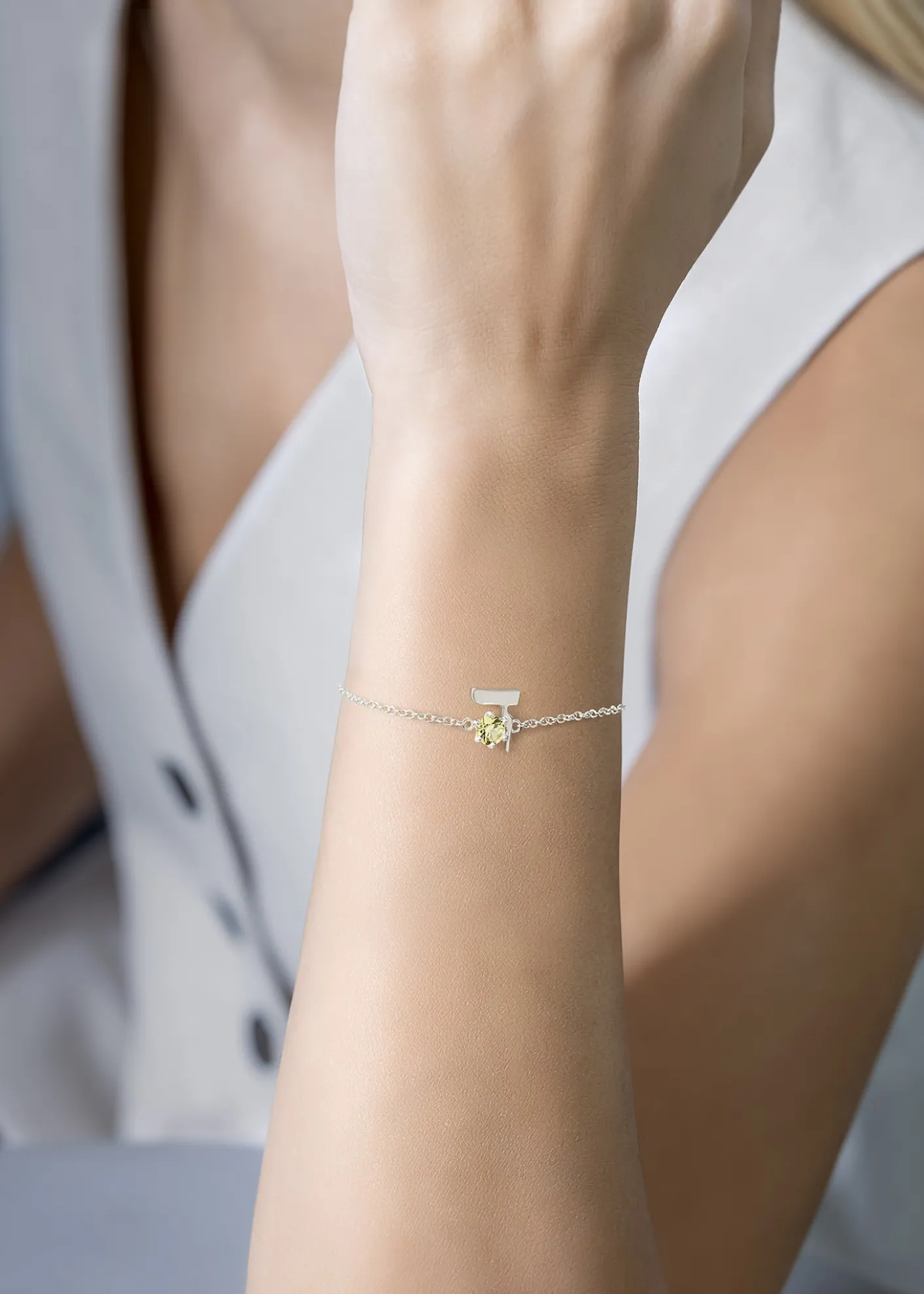Procaccia Jewelry18K Gold Hebrew DALET Initial Bracelet