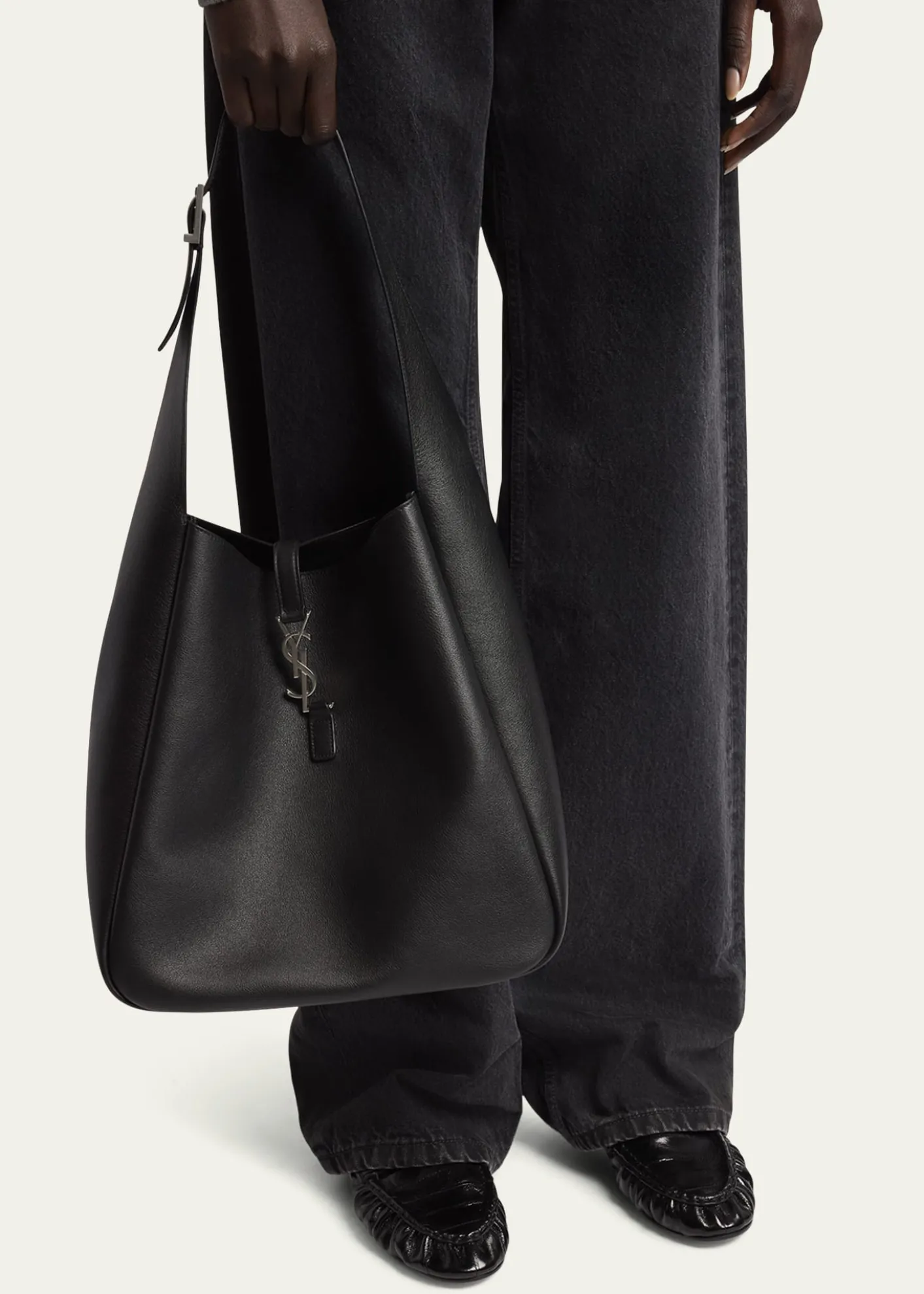 Saint LaurentLe 5 A 7 Large Shoulder Bag in Smooth Leather