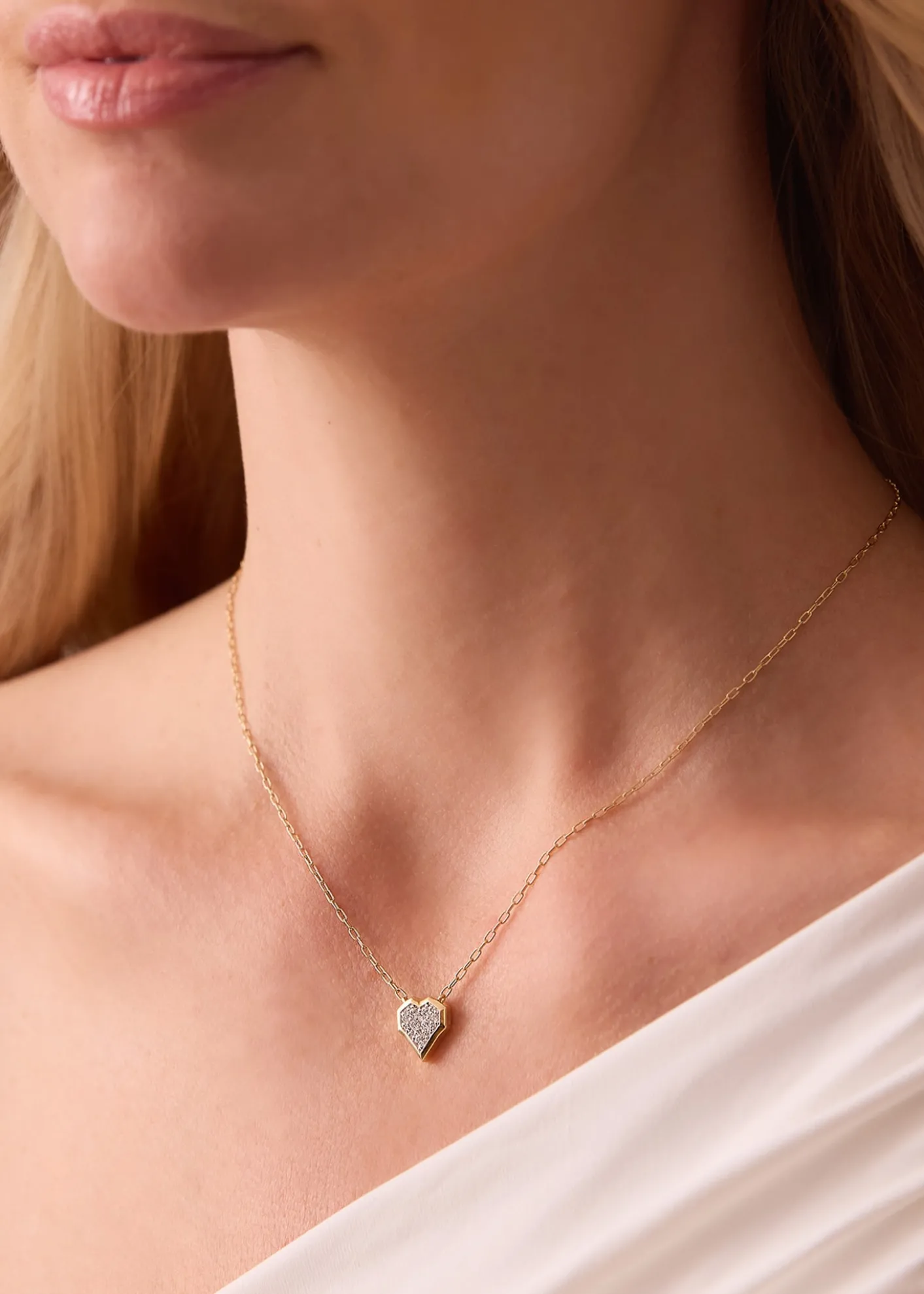 Sara WeinstockHoney Comb 18K Gold & Diamond Heart Necklace