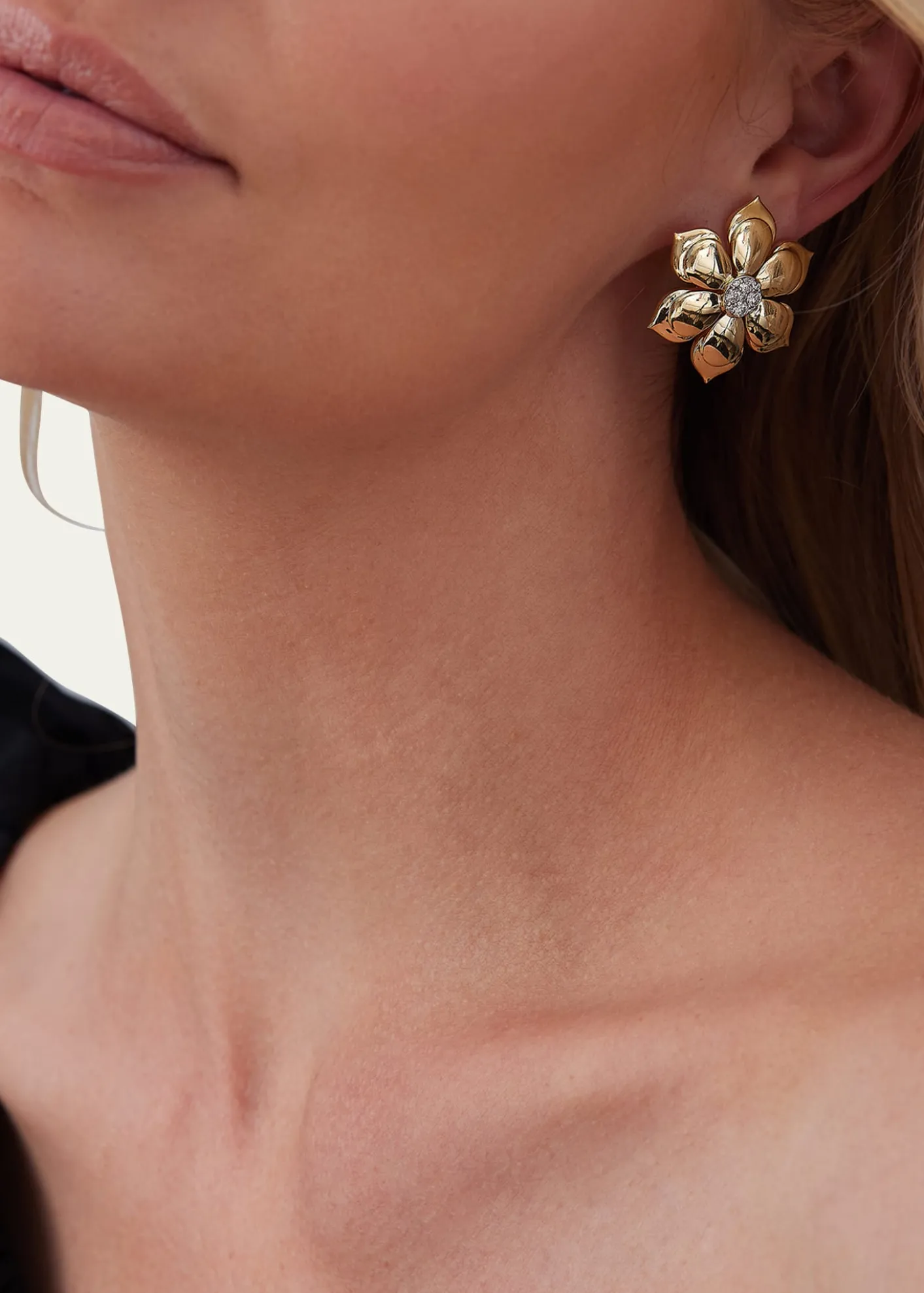 Sara Weinstock18K Two-Tone Gold Lierre Diamond Flower Stud Earrings