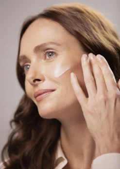 Sisley ParisSisleya L'Integral Anti-Age Radiance Anti-Dark Spot Serum