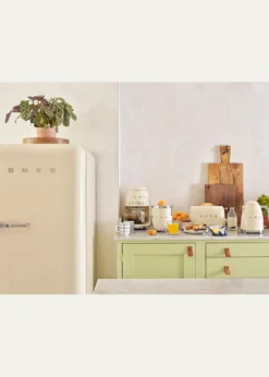 SmegRetro-Style Electric Citrus Juicer