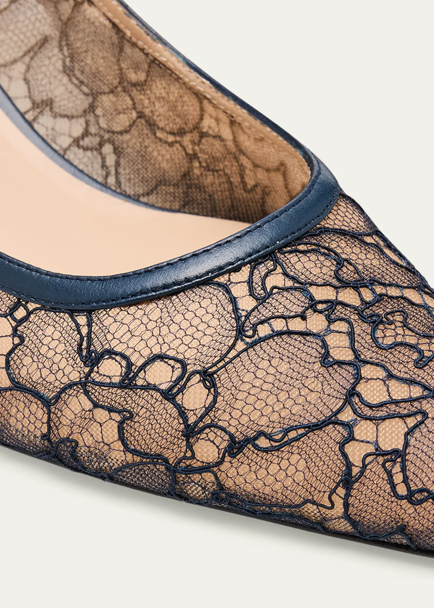 Stuart Weitzman50mm Stuart Power Lace Pumps