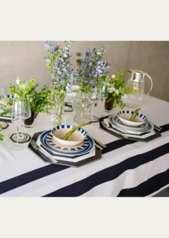 The LinoEvolucion Dinner Plates, Set of 4
