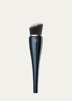 THIS ITEM IS NOT AVAILABLE.Cle de Peau BeauteHigh Coverage Foundation Brush