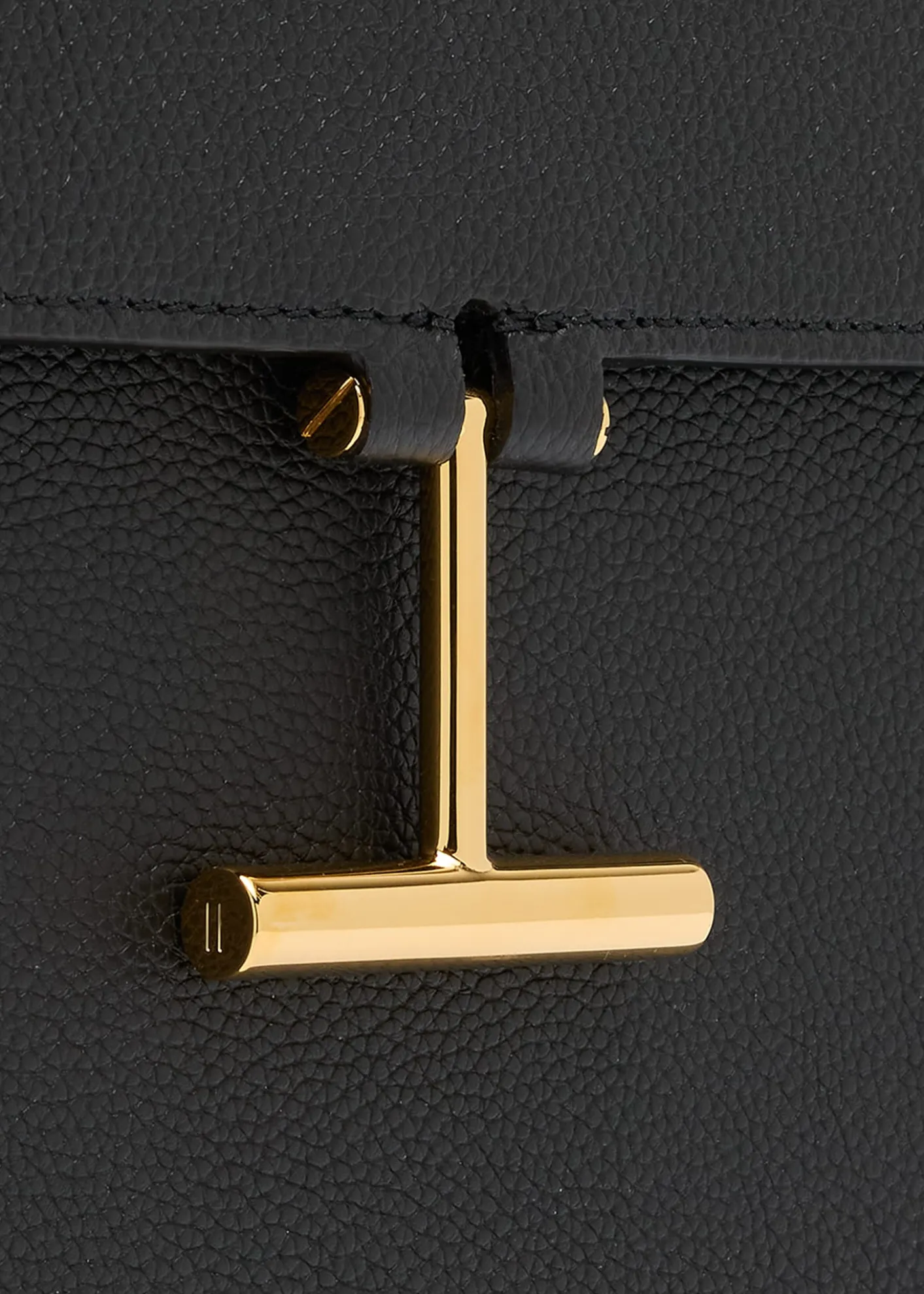 TOM FORDTara Medium Crossbody in Grained Leather with Leather Strap