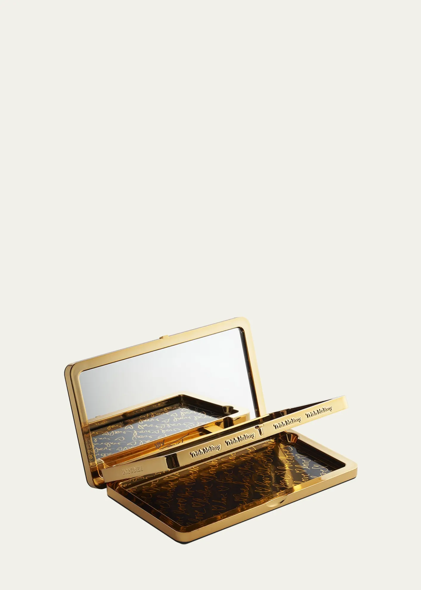 Trish McEvoyMakeup Wardrobing Deluxe Refillable Compact 2
