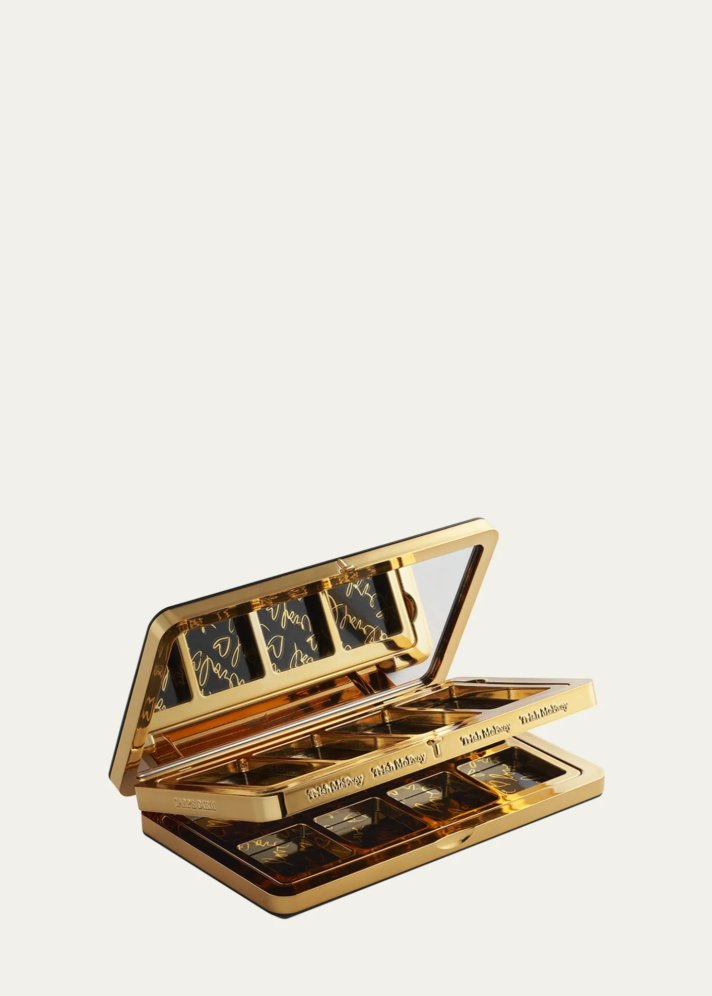Trish McEvoyMakeup Wardrobing Deluxe Refillable Compact 2