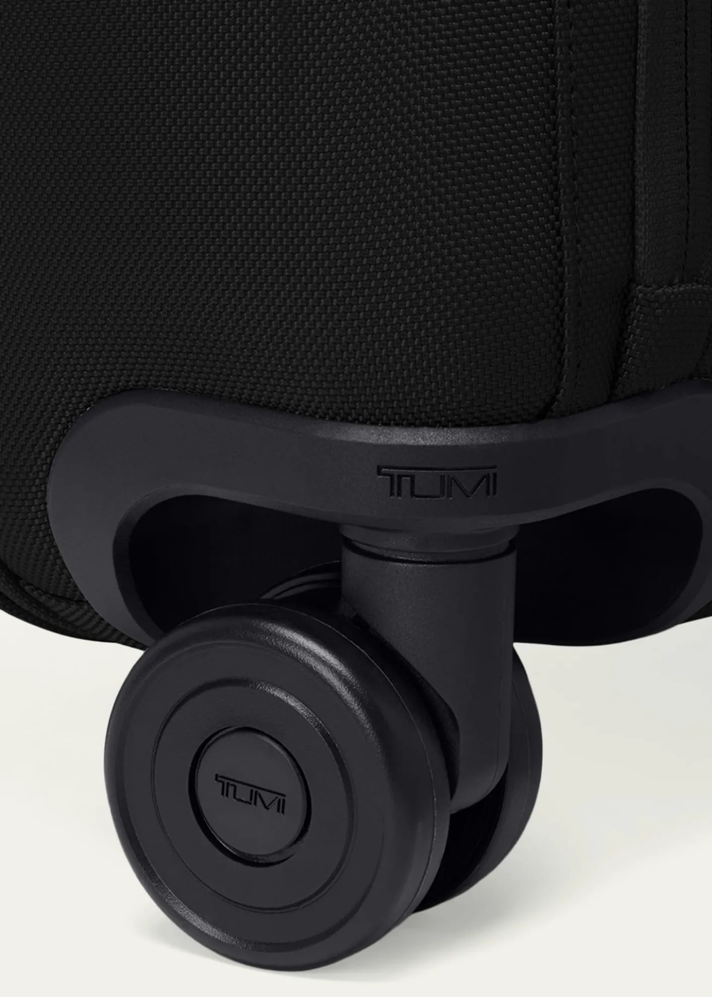 TUMIAlpha Dual Access Expandable Carry-On Luggage
