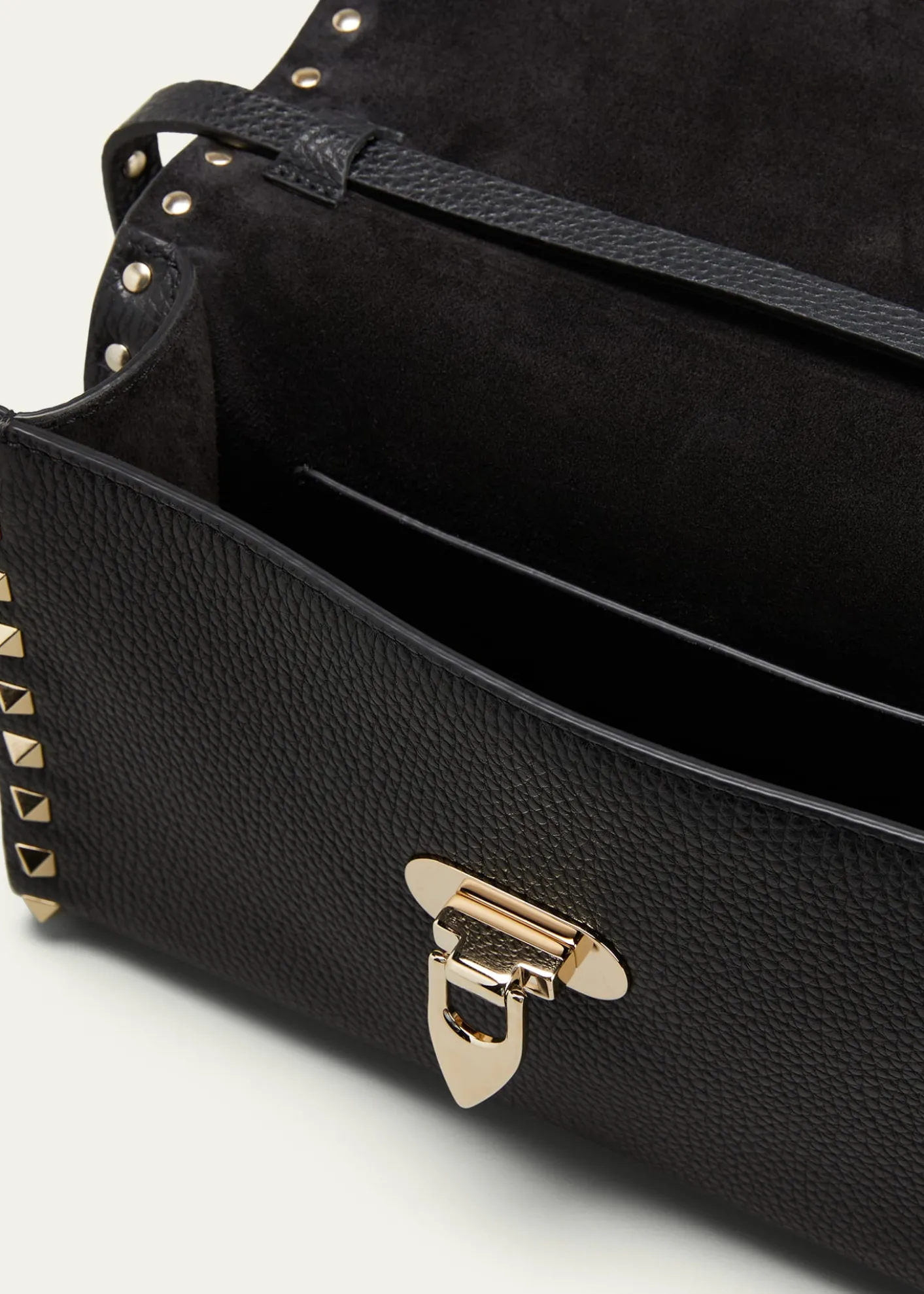 Valentino GaravaniRockstud Medium Shoulder Bag