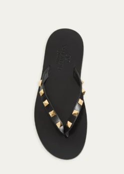 Valentino GaravaniRockstud Leather Flat Thong Sandals