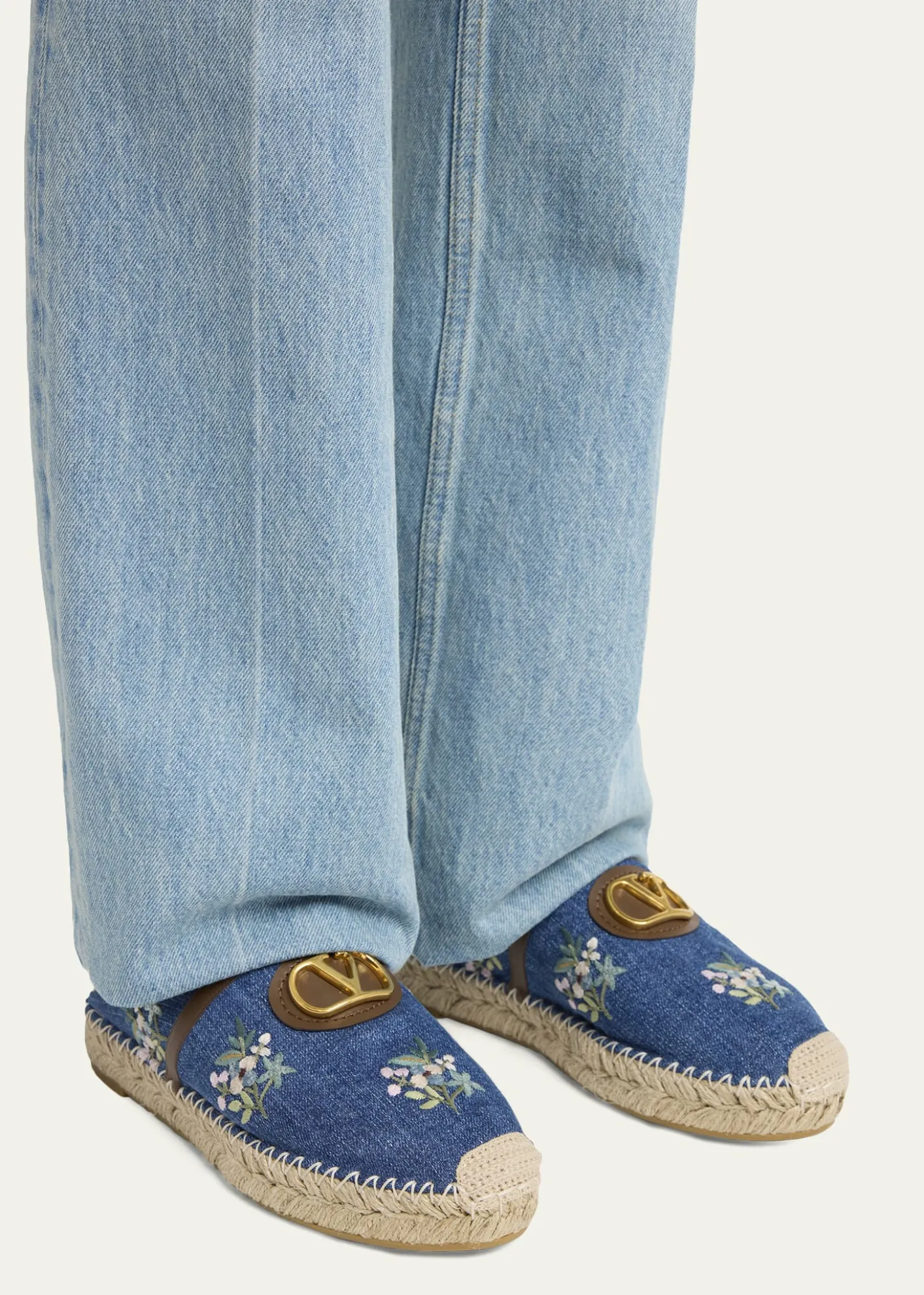 Valentino GaravaniVLogo Floral-Embroidered Denim Espadrille Mules