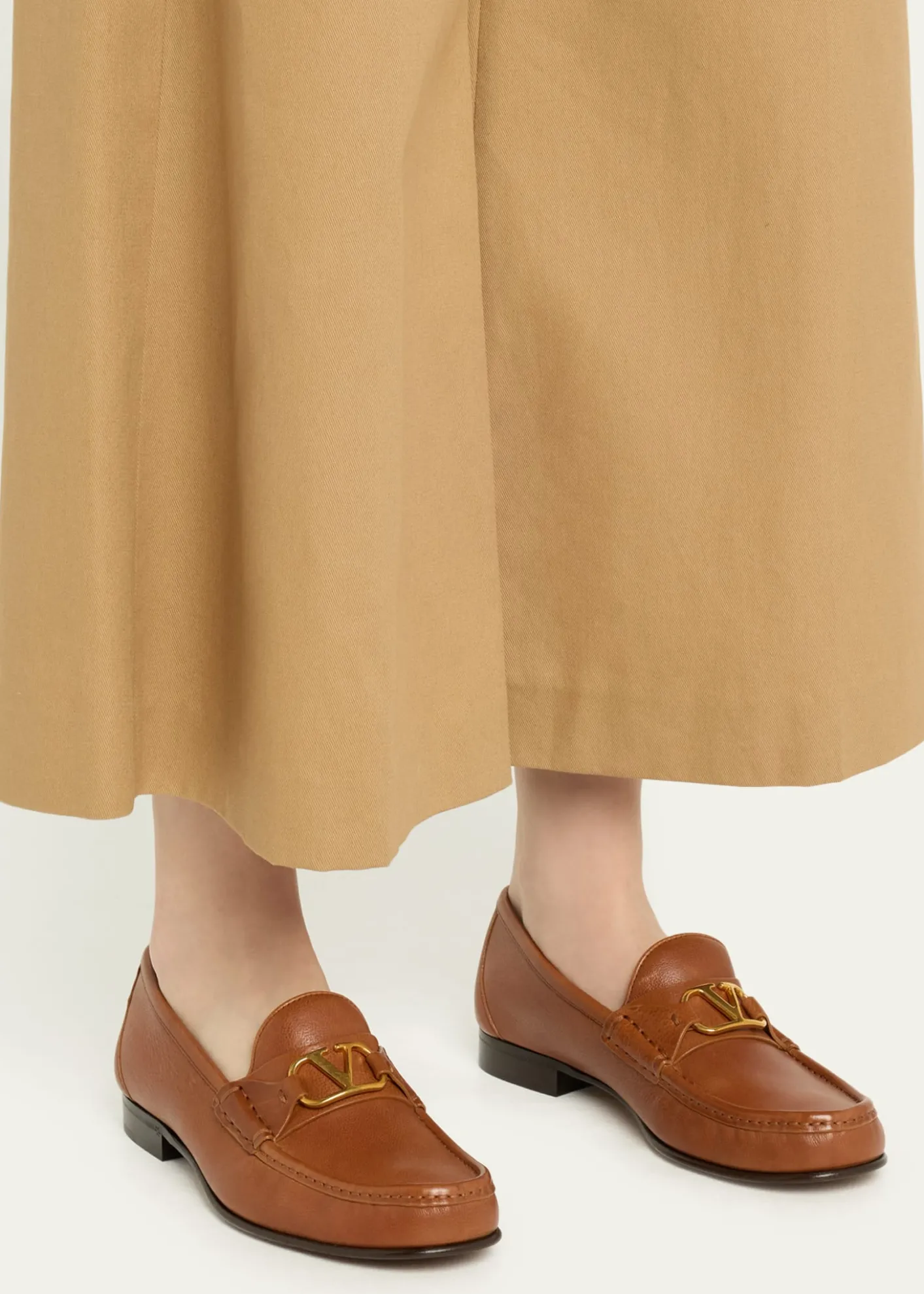Valentino GaravaniVLogo Medallion Leather Loafers
